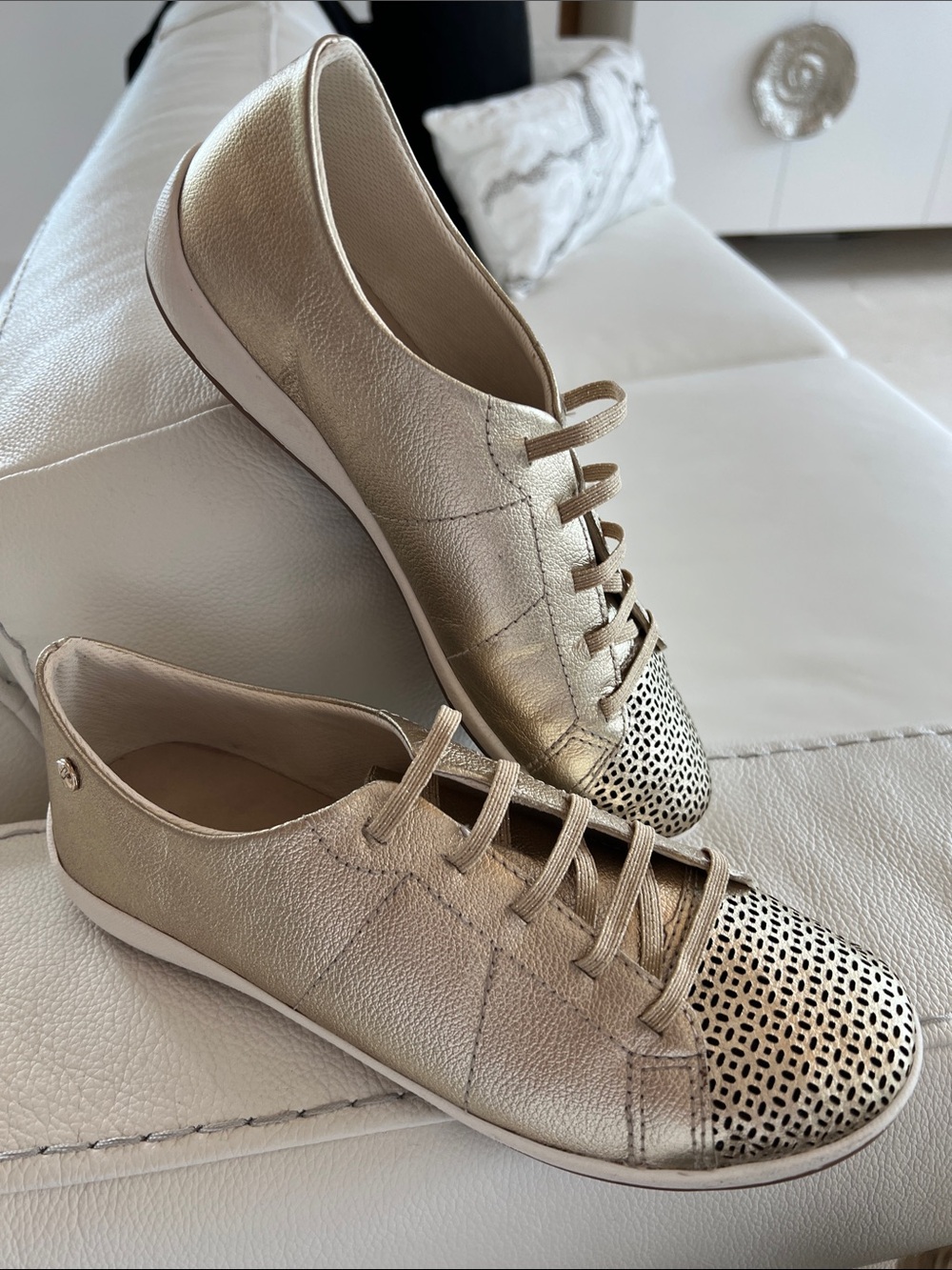 NEW $180 BOTTERO US 9 Metallic Gold LEATHER Women’s Lace-Up Sneakers